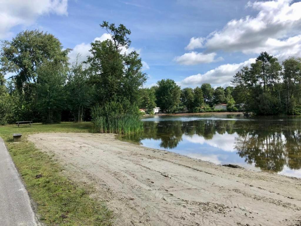 Landzicht Natuur Rust En Ruimte Villa Oosterwolde  Exteriör bild